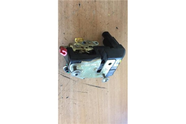 Recambio de cierre electromagnetico delantero izquierdo para chrysler voyager gs 2.4 referencia OEM IAM   