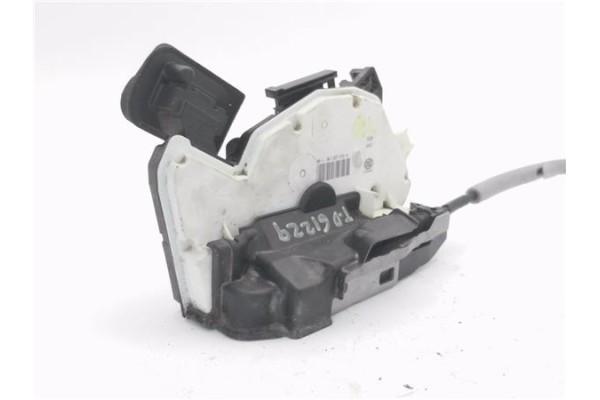Recambio de cierre electromagnetico trasero derecho para volkswagen golf vi (5k1) 1.6 advance referencia OEM IAM 5K1837016H  