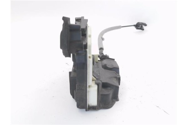 Recambio de cierre electromagnetico trasero derecho para volkswagen golf vi (5k1) 1.6 advance referencia OEM IAM 5K1837016H  