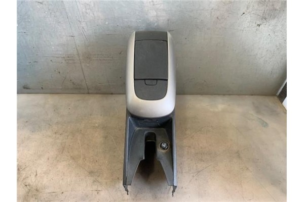 Recambio de portaobjetos reposabrazos para toyota auris (e15) 1.6 vvti referencia OEM IAM 230345070012  