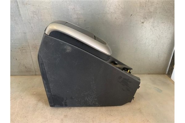 Recambio de portaobjetos reposabrazos para toyota auris (e15) 1.6 vvti referencia OEM IAM 230345070012  