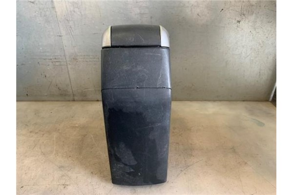 Recambio de portaobjetos reposabrazos para toyota auris (e15) 1.6 vvti referencia OEM IAM 230345070012  