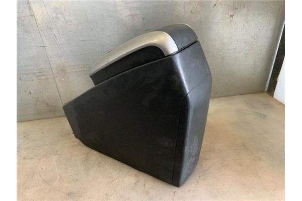 Recambio de portaobjetos reposabrazos para toyota auris (e15) 1.6 vvti referencia OEM IAM 230345070012  