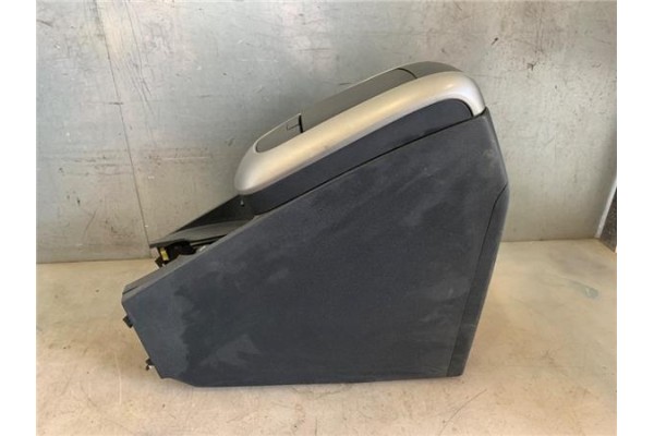 Recambio de portaobjetos reposabrazos para toyota auris (e15) 1.6 vvti referencia OEM IAM 230345070012  