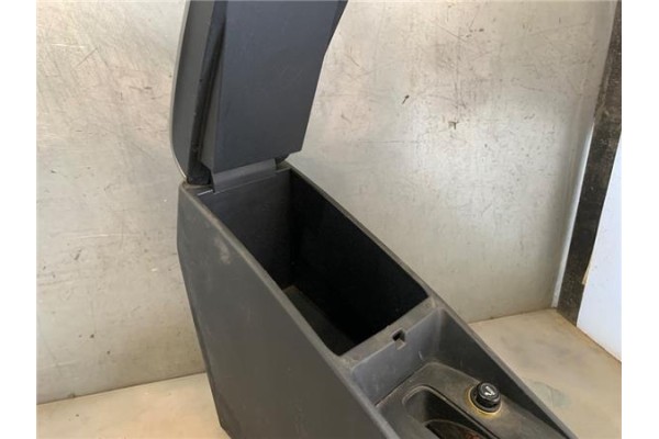 Recambio de portaobjetos reposabrazos para toyota auris (e15) 1.6 vvti referencia OEM IAM 230345070012  