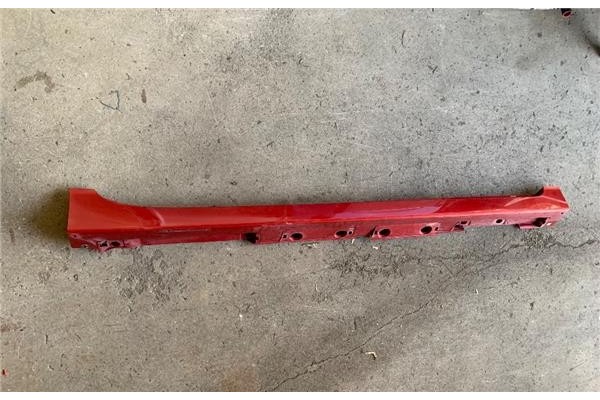 Recambio de spoiler talonera lat. derecha para toyota prius (zvw30) 1.8 hybrid referencia OEM IAM 7585047010  