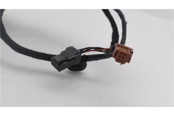 Recambio de retrovisor electrico derecho para peugeot 207 1.4 xs referencia OEM IAM 96806501XT  