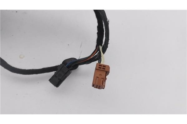 Recambio de retrovisor electrico derecho para peugeot 207 1.4 xs referencia OEM IAM 96806501XT  