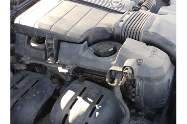 Recambio de tapa motor para lexus is 200 (gxe10) 2.0 automático referencia OEM IAM 1120270030 11201 