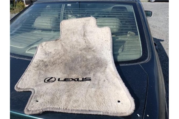 Recambio de alfombrilla delantero izquierda para lexus is 200 (gxe10) 2.0 automático referencia OEM IAM   