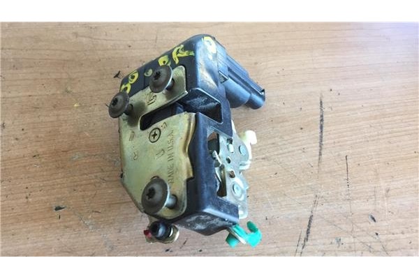 Recambio de cierre electromagnetico delantero derecho para chrysler voyager gs 2.4 referencia OEM IAM   