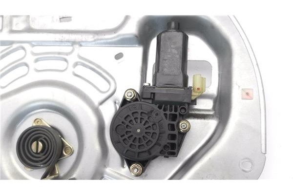 Recambio de elevalunas electrico delantero izquierdo para hyundai tucson (jm) 2.0 crdi a las 4 ruedas referencia OEM IAM 824702E