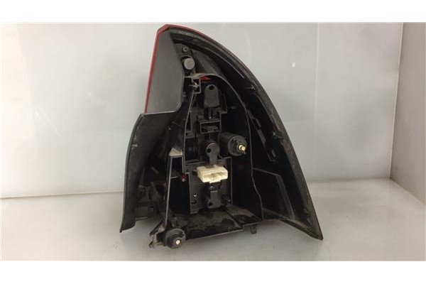 Recambio de piloto trasero izquierdo para citroen c5 berlina 2.0 exclusive referencia OEM IAM 89032697  