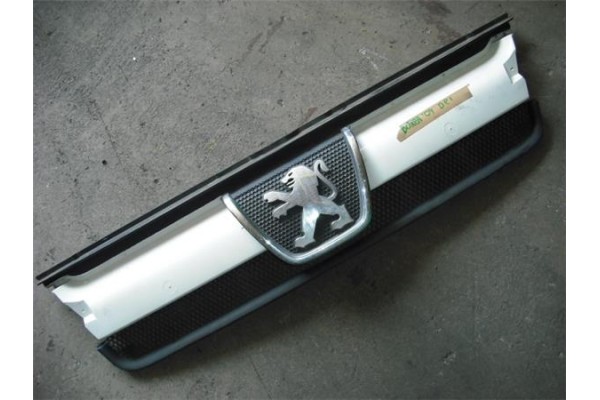 Recambio de rejilla capo para peugeot boxer furgón (244) 2.8 hdi referencia OEM IAM   