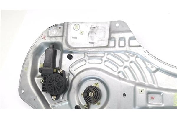 Recambio de elevalunas electrico delantero derecho para hyundai tucson (jm) 2.0 crdi a las 4 ruedas referencia OEM IAM 824802E01