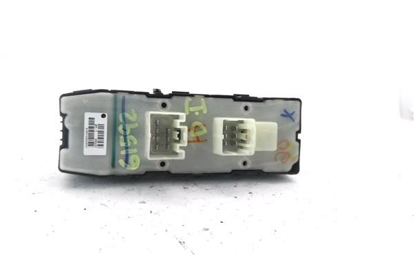 Recambio de mando elevalunas para dodge caliber (pm) 2.0 se referencia OEM IAM 56040691AD  