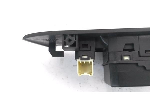 Recambio de mando elevalunas delantero izquierdo para chevrolet captiva 2.0 d referencia OEM IAM 202005438  