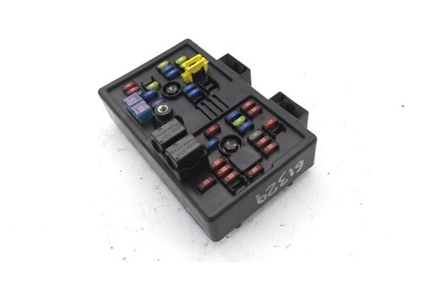 Recambio de caja fusibles/rele para chevrolet captiva 2.0 d referencia OEM IAM 96821082  