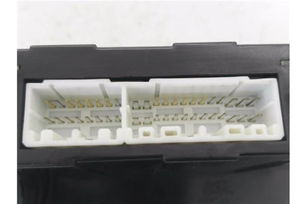 Recambio de mandos climatizador para hyundai tucson (jm) 2.0 crdi a las 4 ruedas referencia OEM IAM 972502EXXX  