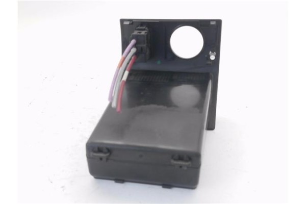 Recambio de embellecedor consola salpicadero para mercedes-benz clase a (bm 169) 1.5 a 150 (169.031) referencia OEM IAM A1696803