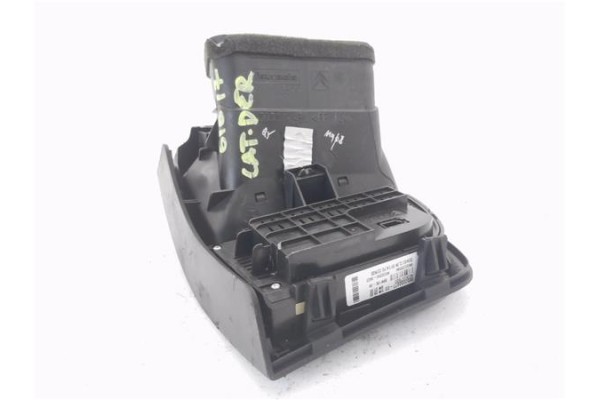Recambio de rejilla entrada de aire para citroen c4 picasso 1.6 hdi referencia OEM IAM 9650868877 A83007600 