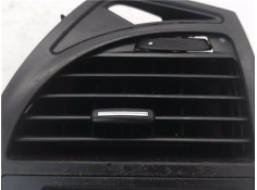 Recambio de rejilla entrada de aire para citroen c4 picasso 1.6 hdi referencia OEM IAM 9650868877 A83007600 