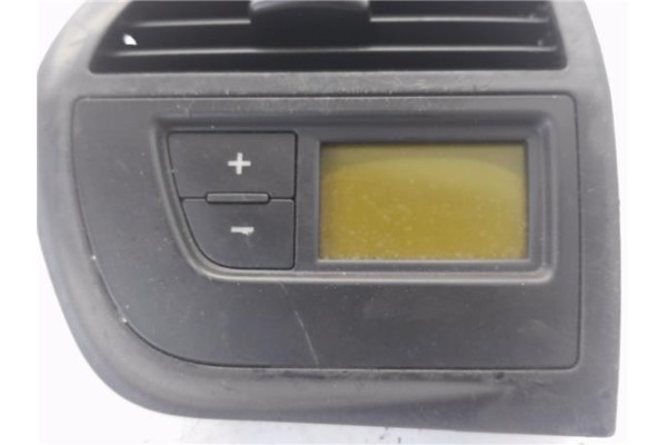 Recambio de rejilla entrada de aire para citroen c4 picasso 1.6 hdi referencia OEM IAM 9650868877 A83007600 