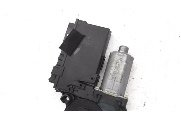 Recambio de motor elevalunas delantero izquierdo para audi a2 (8z) 1.4 referencia OEM IAM 5WK48718BBF 0130821764 