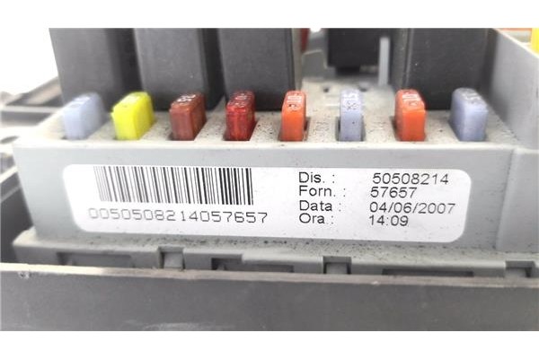 Recambio de caja fusibles/rele para alfa romeo 159 sportwagon (140) 1.9 jtdm 16v distinctive referencia OEM IAM 50508214  