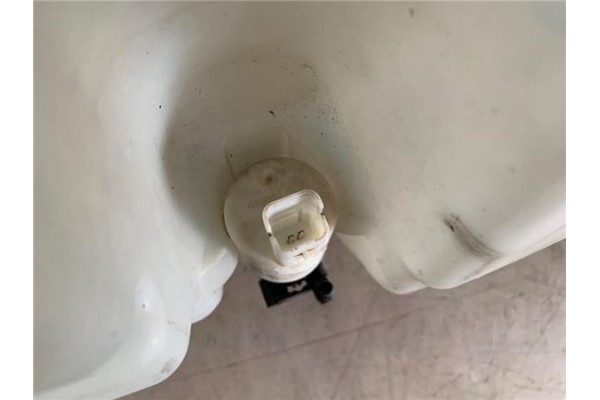 Recambio de deposito limpiaparabrisas para opel vivaro 1.9 dti referencia OEM IAM 8200506740 8200506738 