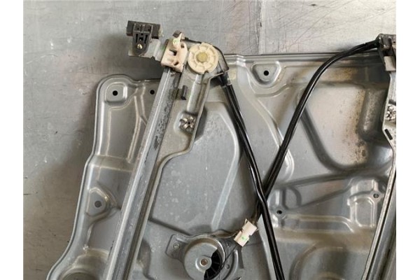 Recambio de elevalunas electrico delantero izquierdo para nissan primera hatchback (p12) 1.6 referencia OEM IAM 80771AV611  