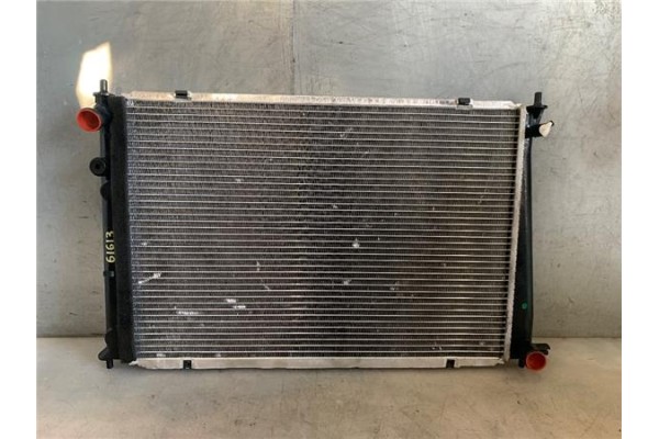 Recambio de radiador para hyundai h-1 furgón 2.5 td referencia OEM IAM 2002039 53371 