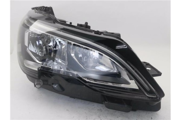 Recambio de faro delantero dcho para peugeot 3008 1.2 allure referencia OEM IAM 1616878080 90094693 