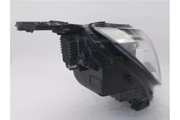 Recambio de faro delantero dcho para peugeot 3008 1.2 allure referencia OEM IAM 1616878080 90094693 