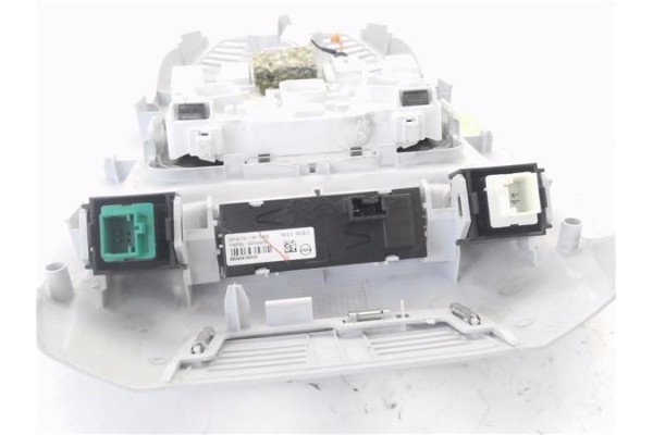 Recambio de luz delantero central techo para peugeot 3008 1.2 allure referencia OEM IAM 9814584177 110721A0B0 