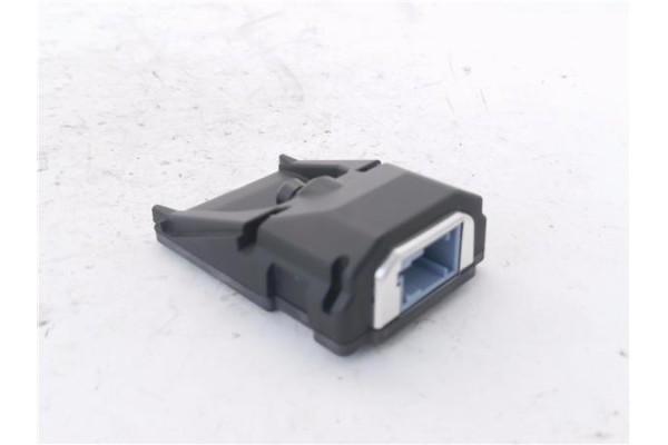 Recambio de camara para peugeot 3008 1.2 allure referencia OEM IAM 9826575280 95947P016P 