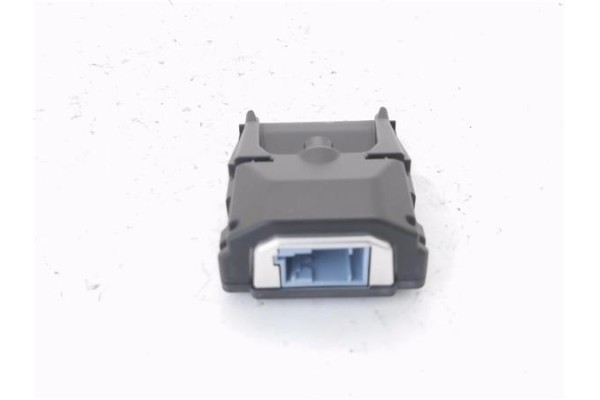 Recambio de camara para peugeot 3008 1.2 allure referencia OEM IAM 9826575280 95947P016P 