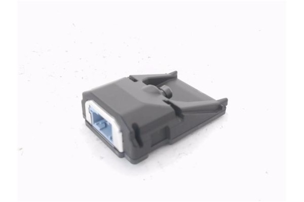 Recambio de camara para peugeot 3008 1.2 allure referencia OEM IAM 9826575280 95947P016P 