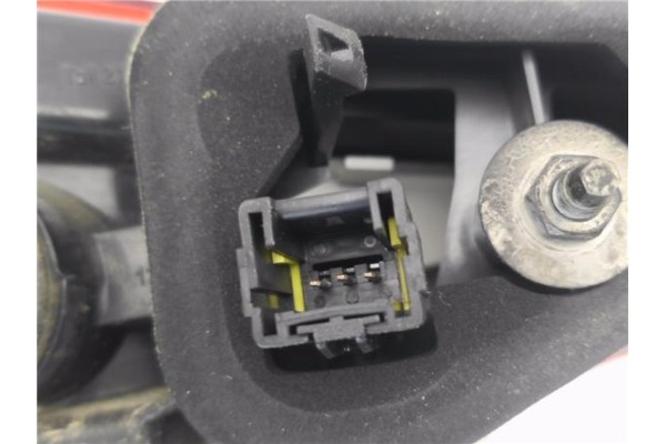 Recambio de piloto porton trasero derecho para renault scenic iv 1.3 tce referencia OEM IAM 265509208R  
