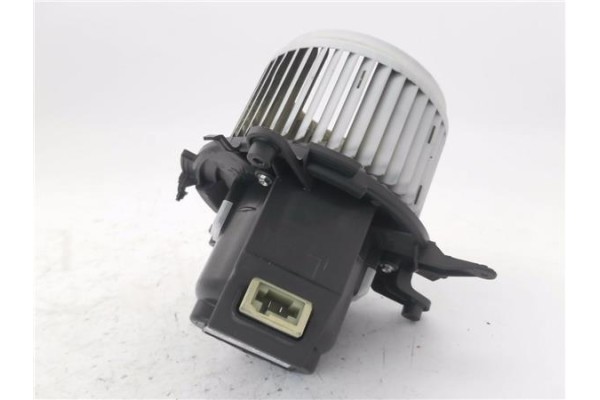 Recambio de motor calefaccion para peugeot 3008 1.2 allure referencia OEM IAM 5P1330400  