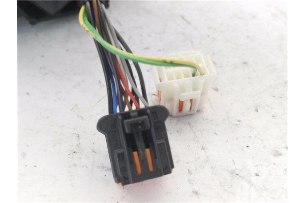 Recambio de retrovisor electrico derecho para peugeot 3008 1.2 allure referencia OEM IAM E20415163  