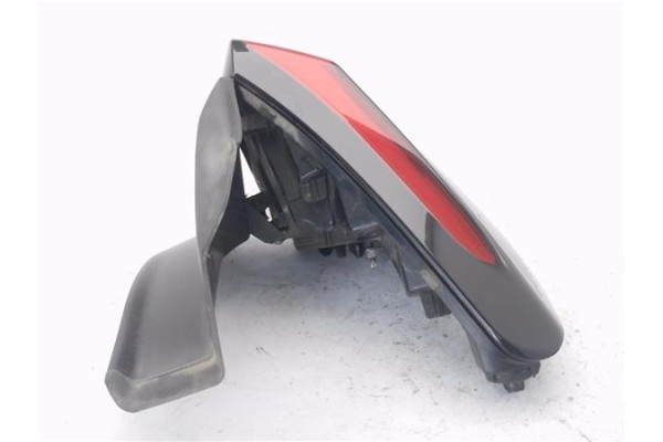 Recambio de piloto trasero izquierdo para peugeot 3008 1.2 allure referencia OEM IAM 9810477180 81550101 