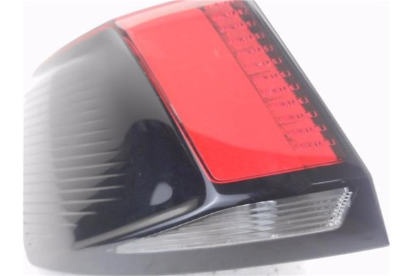 Recambio de piloto trasero izquierdo para peugeot 3008 1.2 allure referencia OEM IAM 9810477180 81550101 