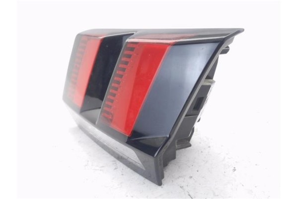 Recambio de piloto porton trasero derecho para peugeot 3008 1.2 allure referencia OEM IAM 9810477780  