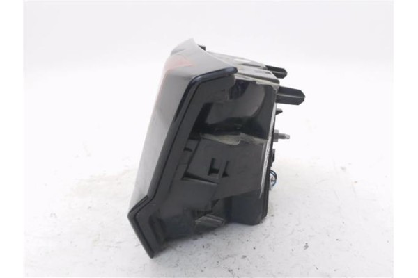 Recambio de piloto porton trasero derecho para peugeot 3008 1.2 allure referencia OEM IAM 9810477780  