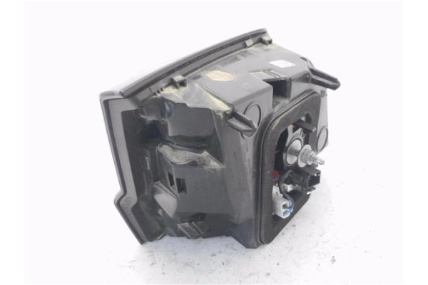 Recambio de piloto porton trasero derecho para peugeot 3008 1.2 allure referencia OEM IAM 9810477780  
