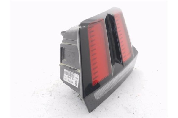 Recambio de piloto porton trasero derecho para peugeot 3008 1.2 allure referencia OEM IAM 9810477780  