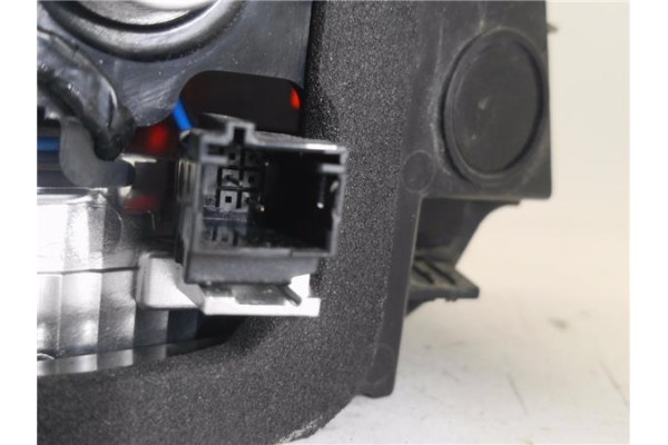 Recambio de piloto porton trasero derecho para peugeot 3008 1.2 allure referencia OEM IAM 9810477780  