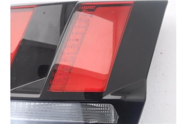 Recambio de piloto porton trasero derecho para peugeot 3008 1.2 allure referencia OEM IAM 9810477780  