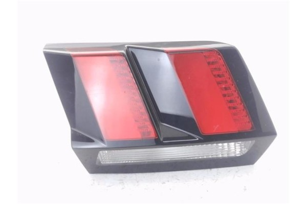 Recambio de piloto porton trasero izquierdo para peugeot 3008 1.2 allure referencia OEM IAM 9810477880 81560101 